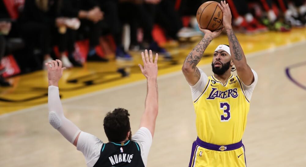 Lakers vs. Mavericks Odds & Picks: Spread, Total, Player Prop